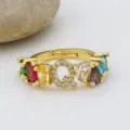 Anello aperto con lettera Q in zirconia cubica multicolore placcato oro donna chic - Lettera Q
