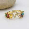 Anello regolabile in rame dorato con zirconi multicolore lettera v variante stile - Lettera V
