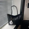 Black woven shoulder tote bag for women, stylish retro casual underarm handbag with cute charm. - With Pendant / Black