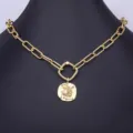 Collana con catena a maglie spesse placcata in oro con ciondolo a moneta di leone. - Collana Grossa a Graffetta Moneta Leone (N580)