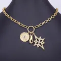 Collana girocollo punk placcata in oro con ciondoli malocchio e stella per donna. - Collana Multi-Ciondolo 3D Malocchio Mano Stella (N579)