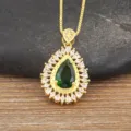 Squisita collana con ciondolo in zircone verde a goccia placcata in oro 18k, variante di lusso. - Verde