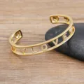 18k vergoldeter offener Armreif mit hohlem LOVE und Herz Zirkonia Design Damen - Gold