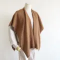 Bruine gebreide wollen cape sjaal, warme winterkleding buitenkleding, zachte textuur. - 140x80cm / Khaki