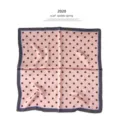 Eleganter Seidenschal mit Punkten für Damen, klassisches quadratisches Halstuch Frühlingsaccessoire. - 53x53cm / Rosa