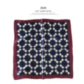 Luxe zijden vierkante sjaal met een geometrisch kettingpatroon en contrastrand. - 53x53cm / Marineblauw