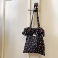 Schwarze Kirschen Print Rüschen Chiffon Umhängetasche, süße Mesh Tasche für den Sommer. - Kirsch-Druck / Kirschschwarz