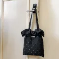 Schwarze Mesh Rüschen Umhängetasche für Damen, schicke florale Sommertasche und Handtasche. - Blumenmuster / Kleines Blumenmuster Schwarz