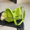 Πράσινη τσάντα ώμου από καμβά για γυναίκες, casual messenger τσάντα με λουλούδι. - Μονή τσάντα / Φωσφοριζέ Πράσινο