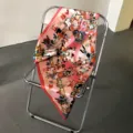 Luxe moerbeizijde vierkante sjaal voor dames, roze designer halsdoek en elegante damessjaal. - 90x90cm / Roze