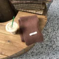 Brauner Strick-Winterschal, kuscheliger warmer Schal, weiches casual Alltags-Accessoire. - Braun