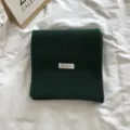 Détail d'écharpe en tricot vert foncé, tour de cou chaud hiver, écharpe douce. - Vert Gemme