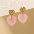 Franse stijl elegante roze hars hart oorbellen, gouden roestvrijstalen hangende sieraden. - Roze Hart