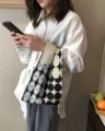 Japanische Strick Handtasche für Damen, schwarze weiße blaue Punkte gewebte Tasche chic. - Kreis