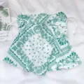 Zomerse zonbescherming gezichtsmasker met groen paisley patroon en handige nekbeschermer. - Paisley Groen