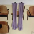 Vue détaillée de manchons de protection solaire longs en résille violette, gants respirants. - Violet