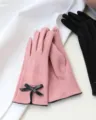 Fleece-lined touchscreen gloves detail with black bow, soft and warm winter wear design. - 19X8X23CM / Pink