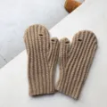 Bruine gebreide handschoenen in effen kleur, vingerloze omkeerbare wanten voor koude dagen. - W411 / Khaki
