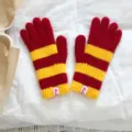 Gedetailleerd overzicht van rood-geel gestreepte gebreide winterhandschoenen met manchetlabel. - 12x23cm-F004 / Oranje