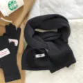 Conjunto de bufanda y guantes de punto negro invierno cálido liso suave detalle vista - Negro