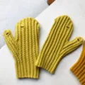 Gelbe Strickhandschuhe mit Klappe, kuscheliges fingerloses Design, weiche warme Winterhandschuhe. - W411 / Gelb