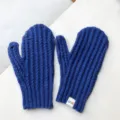 Blauwe gebreide wanten voor dames winter warm dikke effen geribbelde stijl mooie handschoen. - W411 / Marineblauw