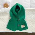 Grüner Strick Balaclava Kapuzenschal Detail, warme Winter Mütze mit Knöpfen Verschluss. - Einteilige Balaclava / Grün