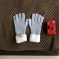 Grey knit gloves with white plush cuff detail, warm winter thermal fleece lined design. - 30x11cm / Gray