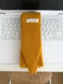Senfgelber gestrickter schmaler Schal für Damen, weiches Herbst Winter Mode langes Halstuch Tuch. - Gelb