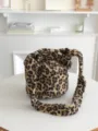 Flauschige Leo-Print Schultertasche, kuscheliger Plüsch Stoff, große Kapazität lässige Tasche. - Gelb Leopardenmuster