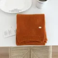 Bufanda de lana tejida color naranja liso, bufanda de invierno minimalista para mujer. - Naranja