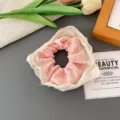 Ροζ καρό scrunchie μαλλιών με δαντελωτό τελείωμα, vintage πλεκτή κορδέλα μαλλιών για γυναίκες. - Ροζ Καρό