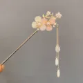 Antica forcina per capelli con nappa pendente, fiori rosa e bianchi ideali per Hanfu. - Forcine per capelli con fiori bianchi e rosa e nappine di perle