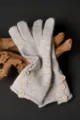 Guantes de invierno de punto gris con botones de madera, detalle de tela gruesa y cálida - W302PK / Gris claro