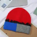 Gorro de punto de bloques de color con flecos negros, gorro de invierno cálido y elegante. - Talla única / Azul-Gris-Rojo
