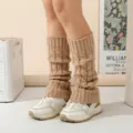 Beige grobgestrickte Stulpen für Damen, kuschelige Winter Beinstulpen und modische Socken. - Hellbeige