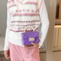 Kleine kinder jelly tas met gewatteerd patroon, parelhandvat en kettingriem voor meisjes. - Paars