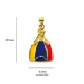 Ciondolo pendente vestito bandiera venezuelana smaltato oro, 29,1x15,3 mm, 2,8g. - Stile Personaggio in Abito (04) / 29.1x15.3mm