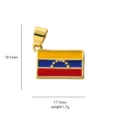 Primo piano dettagliato del ciondolo dorato con bandiera del Venezuela, misure e peso. - Stile Bandiera Quadrata (11)