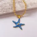 Collana con catenina di perline dorate e ciondolo a stella Marina in smalto blu, chic. - Collana / 45+5cm (22g) / Celeste