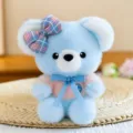Carino orsetto di peluche blu con camicia rosa e fiocco, morbida bambola. - Koala / 13cm