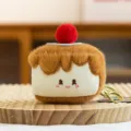 Joli porte-clés gâteau en peluche, charmant pendentif de sac à dos dessert marron avec cerise. - Gâteau Triangle / Pendentif de qualité supérieure 4 pouces
