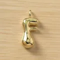 Colgante con letra F dorada inflada detalle primer plano, lindo dijes de burbuja 3D joya. - Letra F / Dorado