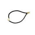 Detailopname van zwart gevlochten nylon armbandkoord als DIY-sieraadaccessoire met schuifknoop. - Zwart