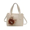 Bolso tipo cubo de piel PU estilo coreano con bonito colgante de peluche, bolso de mano elegante. - Con Ornamento / Blanco