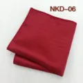 Pochette de costume rayée rouge élégante pour homme accessoire de mode formelle chic. - NKD-06