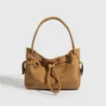 Bolso de hombro de ante marrón, elegante bolso hobo con dije de estrella para mujer - S / Marrón