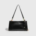 Elegante bolso de hombro de charol negro bolso bajo el brazo con herrajes dorados. - Negro