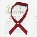 Cravatta incrociata tinta unita accessorio colletto uniforme JK con bottone e cinturino regolabile. - Fibbia a rivetti / Borgogna