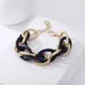 Modisches chunky Gliederarmband für Damen, Acrylharz und goldene Metallkette Schmuck. - Gold und Marineblau